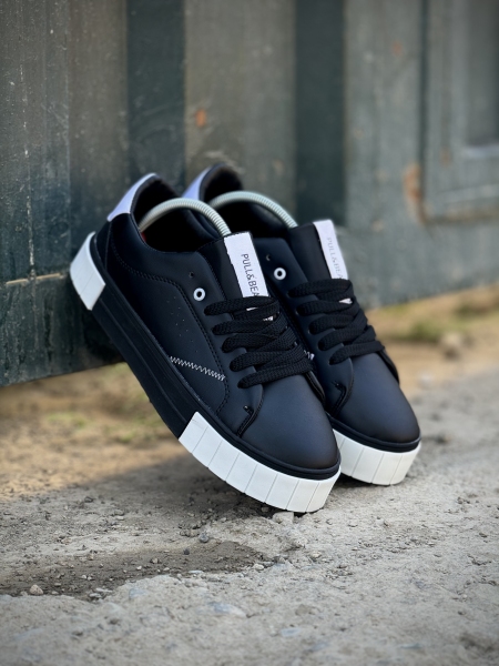 ونس Pull & Bear مشکی سفید