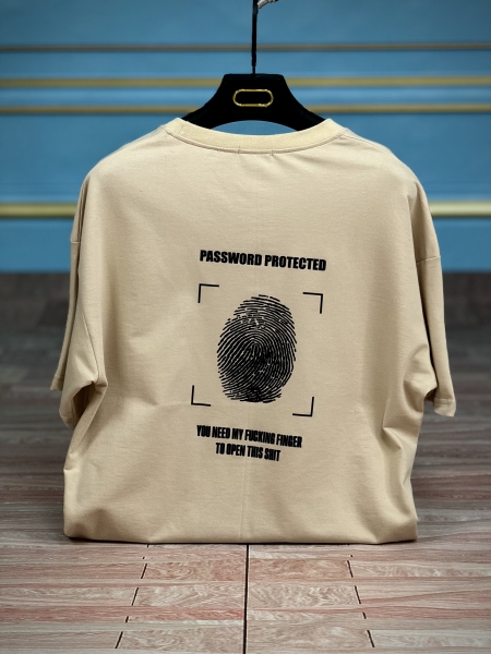 تیشرت اثر انگشت کرم