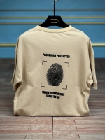 تیشرت اثر انگشت کرم