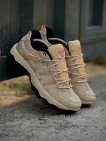 هومتو کوهستانی کرم روشن