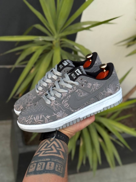کتونی اسپرت NIKE FLOWER طوسی