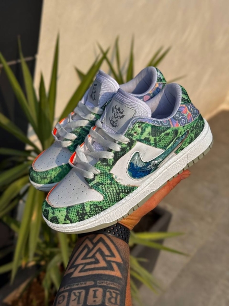 کتونی سایز میانه کاستوم NIKE DRAGON پیتون سبز سفید فسفری