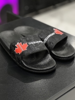 اسلیپر Desquared لوگو قرمز