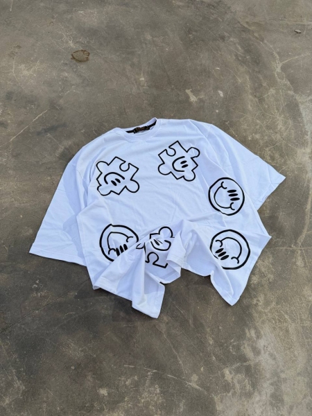 تیشرت آستین کوتاه طرح پازل سفید