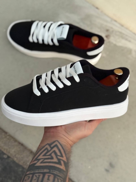 ست کتونی BERSHKA جدید مشکی کف سفید