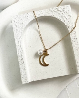 گردنبند ماه و مروارید