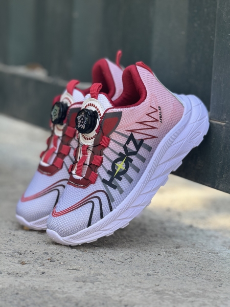 کتونی هوکا پمپی قرمز