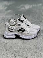 کتونی نیوبالانس مدل فشن لژ دار سفید مشکی