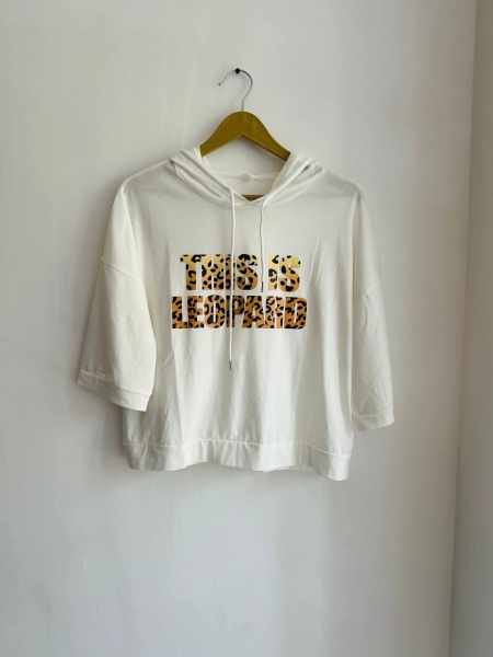 تیشرت سفید کلاه دار