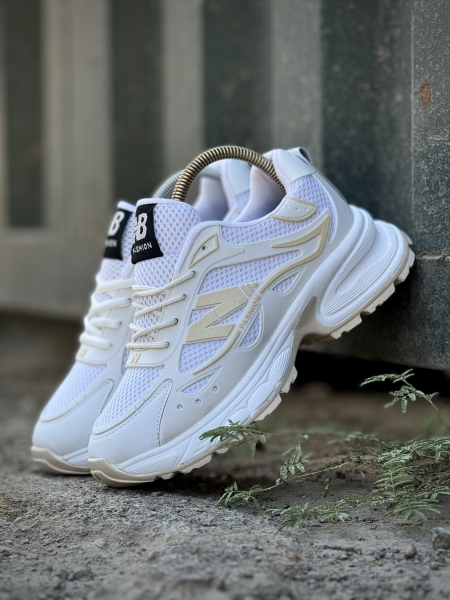 کتونی نیو بالانس مدل فشن لژدار سفید کرم