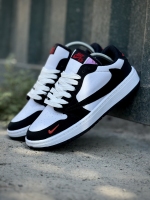 کتونی نایک ترویس مشکی سفید قرمز