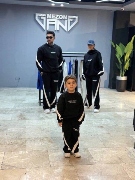 ست فرزند خردسال مشکی