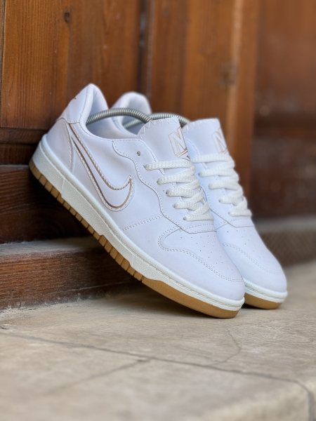 کتونی نایک ایرفورس سفید طلایی