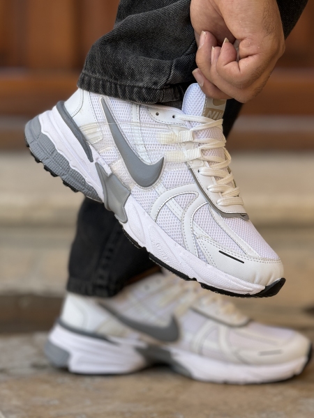 کتونی نایک v2k سفید طوسی