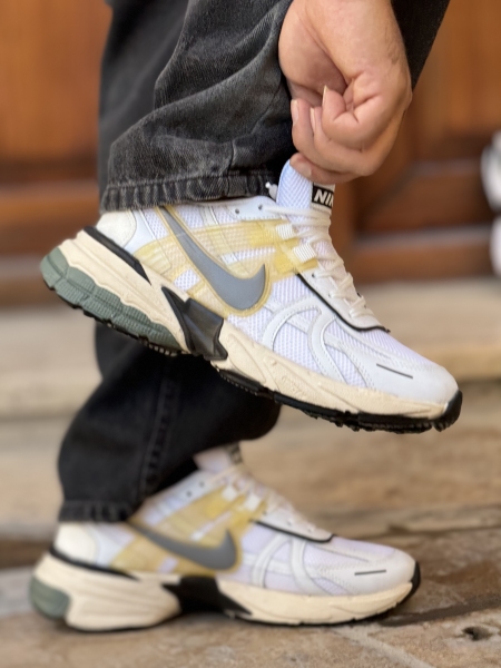 کتونی نایک v2k سفید کرم لژ زرد