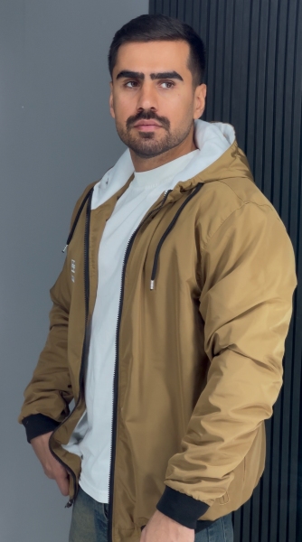 بادگیر خلبانی داخل خز کرمی