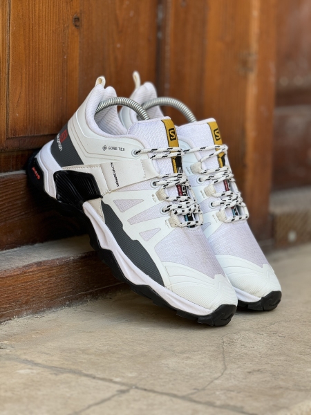 کتونی سالامون گورتکس سفید طوسی سیر