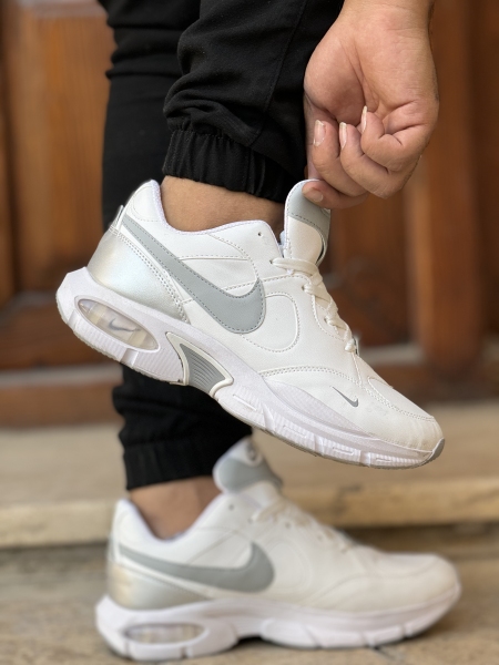 کتونی نایک ایرمکس سفید طوسی