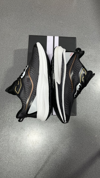 ساکونی رانینگ زیره کربن مشکی