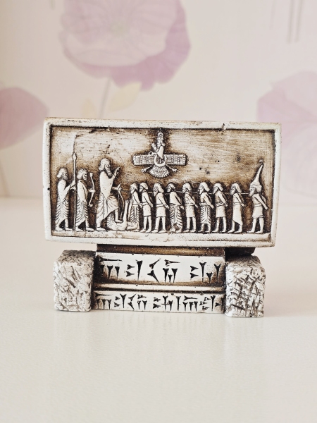 مجسمه تابلو هخامنشی