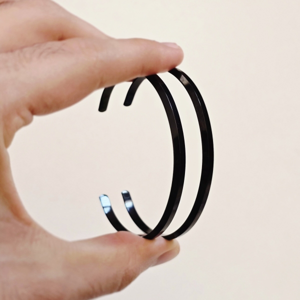 دستبند بنگل باریک مشکی