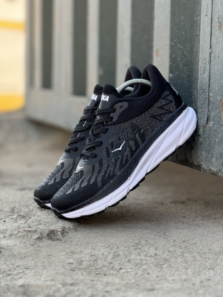 کتونی هوکا رانینگ مشکی ذغالی زیره سفید