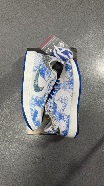 دراگون سفید آبی