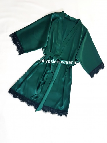 روبدوشامبر سبز یشمی با تور مژه مشکی
