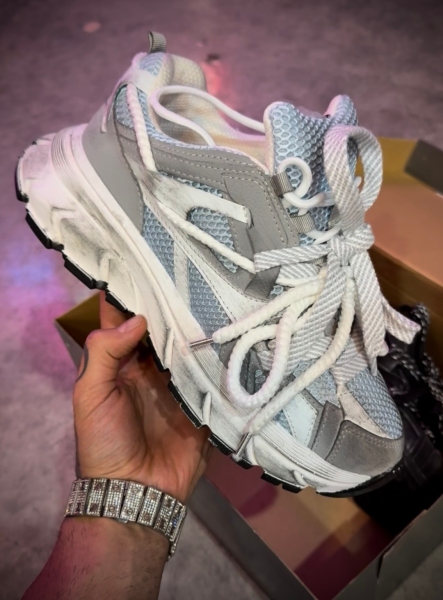 کتونی برشکا سه بند