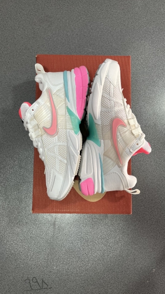 وی توکی صورتی زنونه