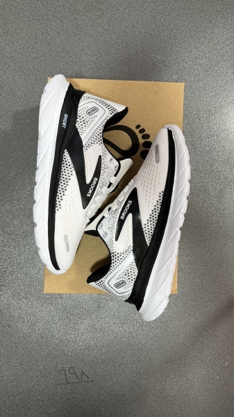 بروکس سفید مشکی