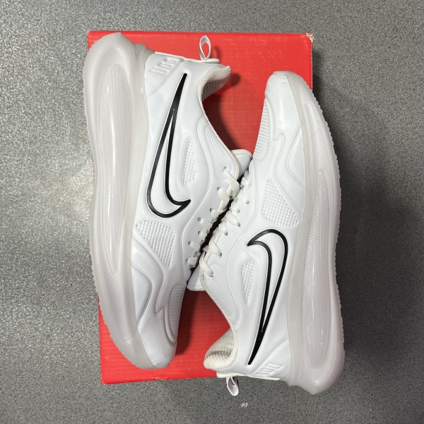 نایک ضد اب سفید