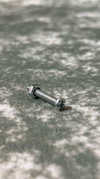 پیچ و مهره برای بخاری برقی ( قسمت پایه نگهدارنده)