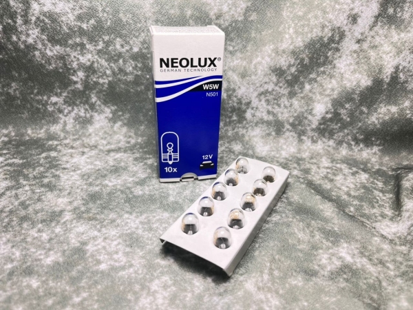 لامپ خودرو نئولوکس مدل W5W 12V 5 W N501 Standard W2.1x9.5d بسته 10 عددی