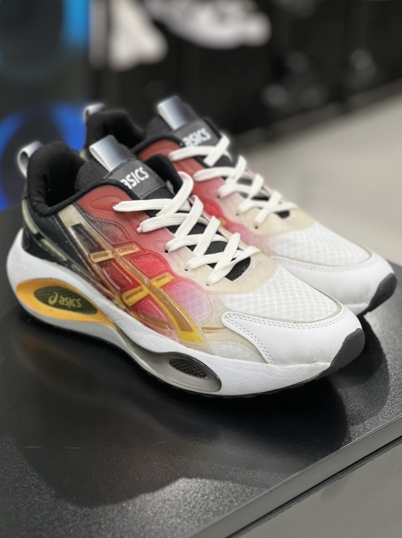 کتونی asics کد 219