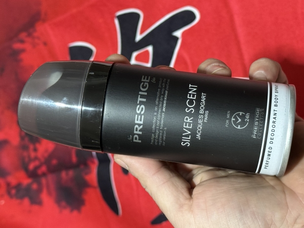 اسپری خوش بو کننده بدن بسیار عالی