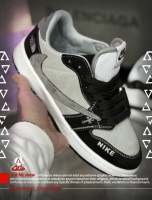 کتونی نایکی و صلیب