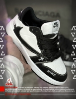 کتونی نایکی و صلیب