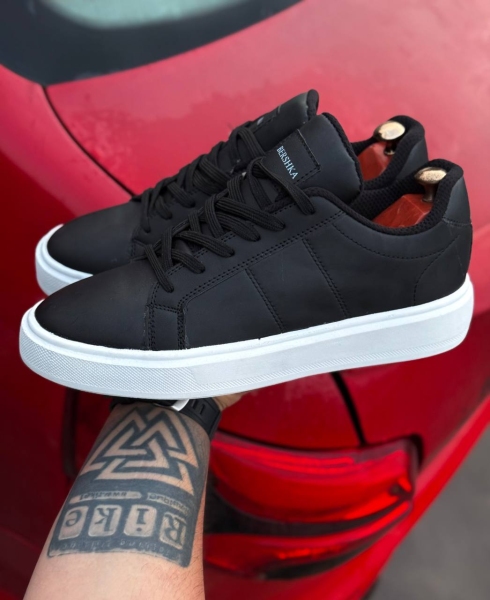 کتونی اسپرت NEW BERSHKA مشکی کف سفید