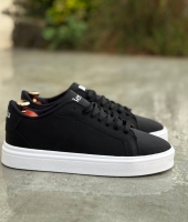 کتونی مدل BERSHKA جدید مشکی کف سفید