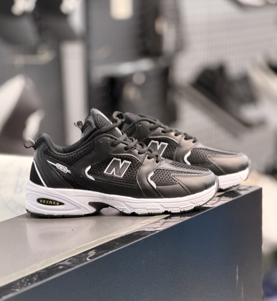 نیو بالانس مشکی سایه سفید