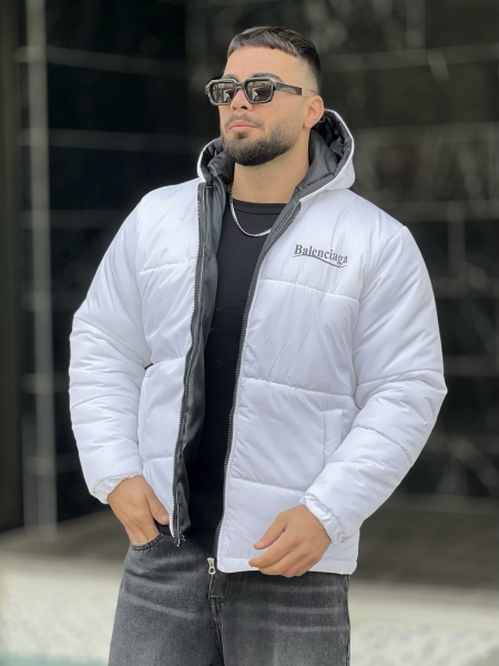 کاپشن Balenciaga کلاهدار سفید