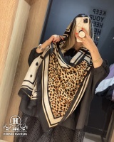 شال در دو طرح