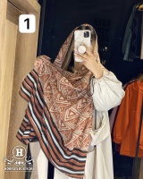 شال پاییزه طرح دار