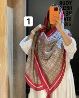 شال منگوله دار