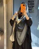 شال طرح گوچی