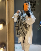 شال نخی منگوله دار