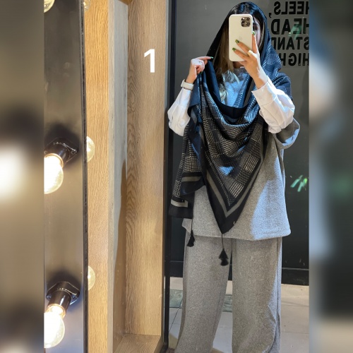 شال موهر منگوله دار