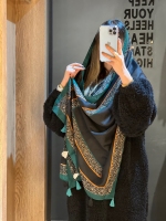 شال نخ پاییزه لبه رنگی منگوله دار