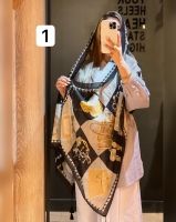 شال منگوله دار